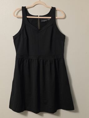 CYNTHIA ROWLEY  Black Sleeveless Fit-and-Flare Dress whit Side Pockets Size 1X.